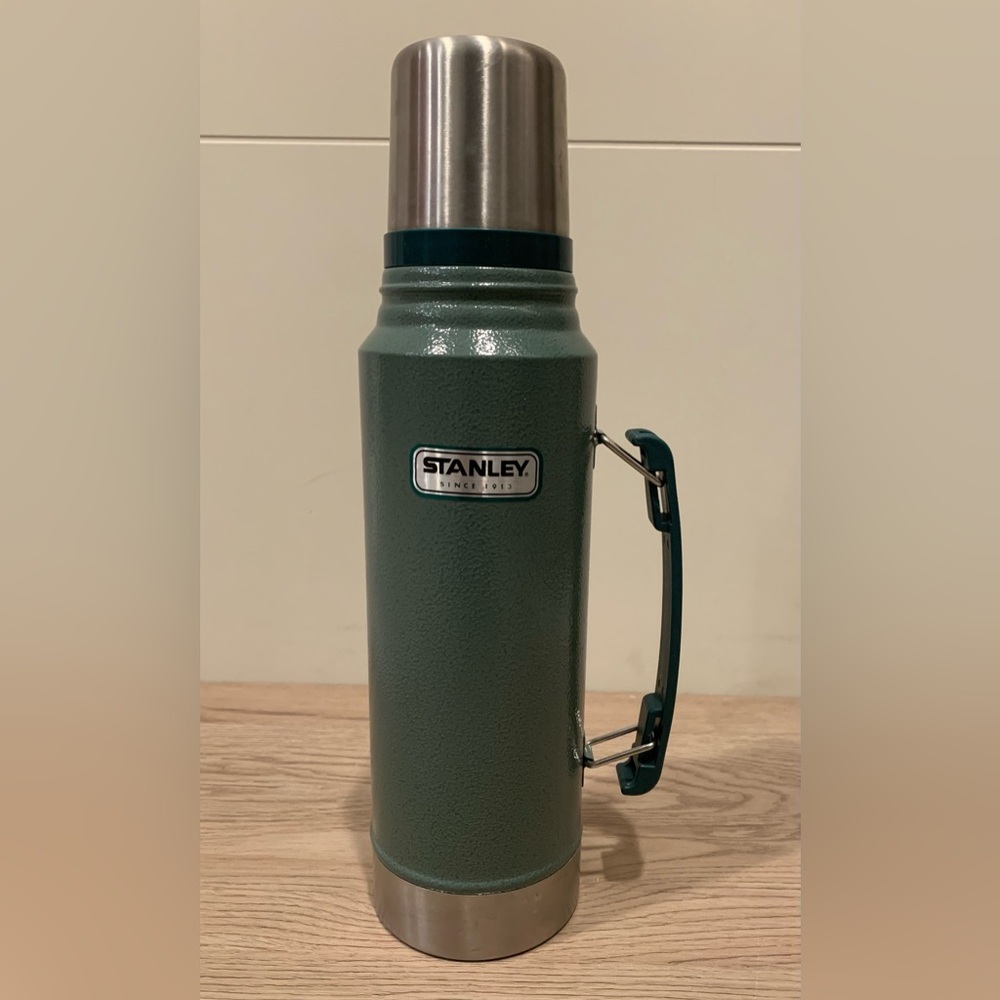 Stanley Classic Bottle With Handle